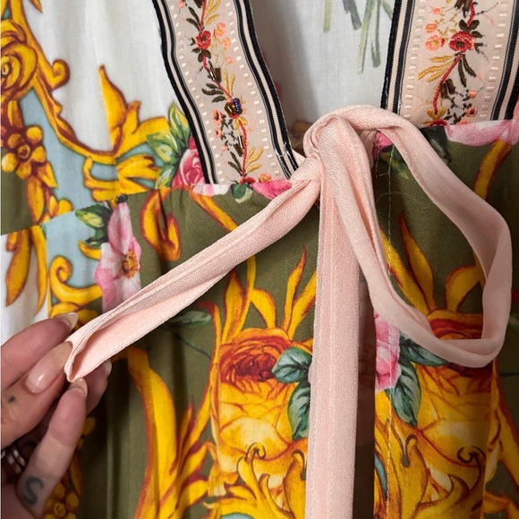Floral Kimono House Coat with Pink Tie and Beading - Picture 6 of 9